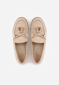 Renee - Beżowe Mokasyny z Imitacji Zamszu z Aplikacją w Kształcie Kokardy z Frędzlami Edea. Kolor: beżowy. Materiał: zamsz. Wzór: aplikacja. Styl: boho #5