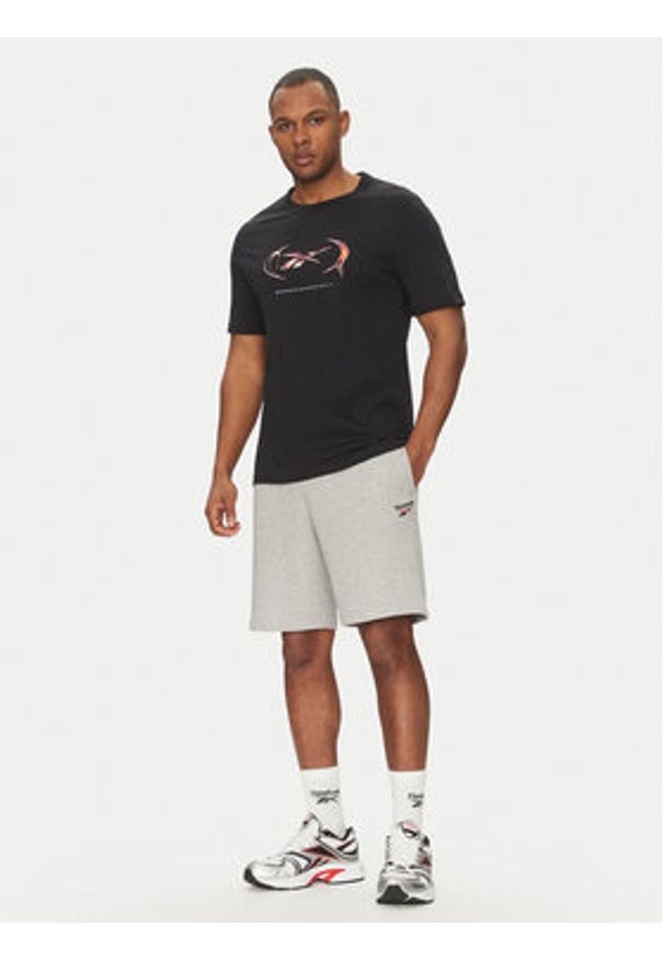 Reebok T-Shirt 100218818 Czarny Regular Fit. Kolor: czarny. Materiał: bawełna