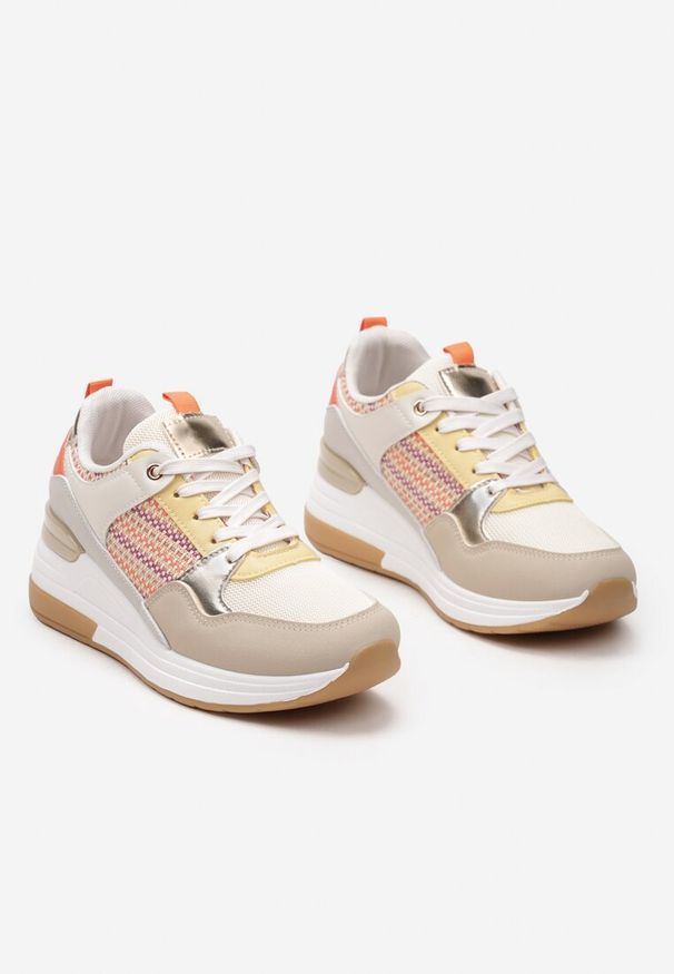 Renee - Beżowo-Pomarańczowe Sneakersy z Niskim Koturnem i Ozdobnymi Wstawkami Ysabeltia. Nosek buta: okrągły. Zapięcie: sznurówki. Kolor: beżowy. Materiał: materiał. Obcas: na koturnie. Wysokość obcasa: niski