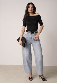 Born2be - Czarna Bluzka z Cyrkoniami i Dekoltem w Łódkę Saloriel. Okazja: na co dzień. Kolor: czarny. Materiał: jeans, skóra, poliester. Wzór: aplikacja. Styl: casual, wizytowy #2