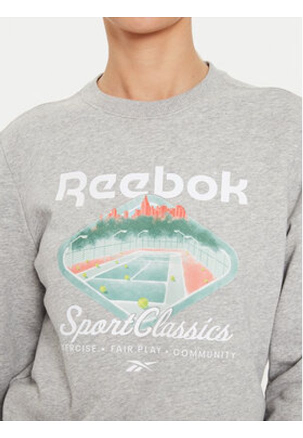Reebok Bluza Court Sport FT Craw 100076214 Szary Regular Fit. Kolor: szary. Materiał: syntetyk, bawełna. Styl: sportowy