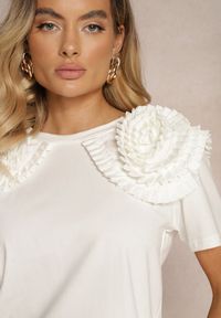 Renee - Biały T-shirt z Bawełny Wykończony Ozdobnymi Elementami Kililena. Okazja: do pracy, na spotkanie biznesowe, na co dzień. Kolor: biały. Materiał: bawełna. Wzór: aplikacja. Styl: klasyczny, casual, elegancki, biznesowy #3