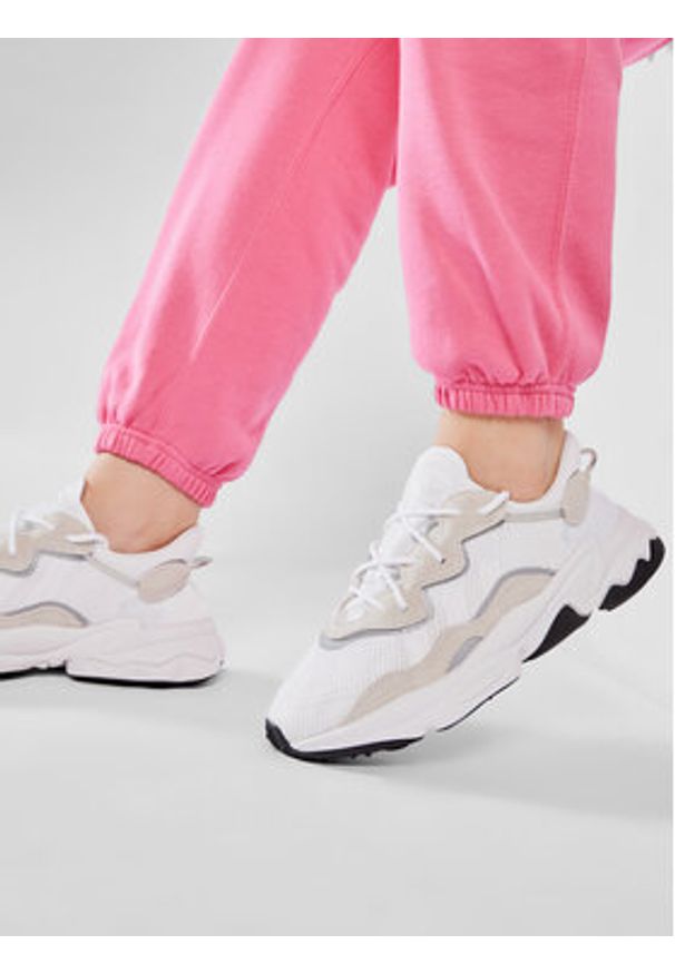 Adidas - adidas Sneakersy Ozweego EE7773 Biały. Kolor: biały. Materiał: materiał, mesh
