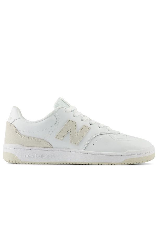 Buty New Balance BB80RTG - białe. Okazja: na co dzień. Kolor: biały. Materiał: materiał, skóra, syntetyk, guma. Szerokość cholewki: normalna. Sport: koszykówka, turystyka piesza