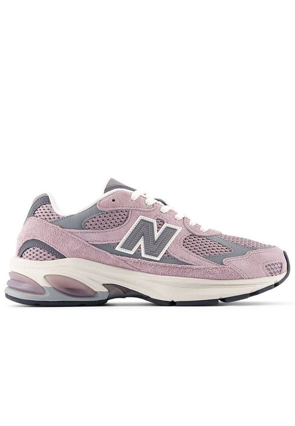 Buty unisex New Balance U2010WCC - różowe. Kolor: różowy. Materiał: guma, zamsz. Szerokość cholewki: normalna. Sezon: lato. Sport: bieganie