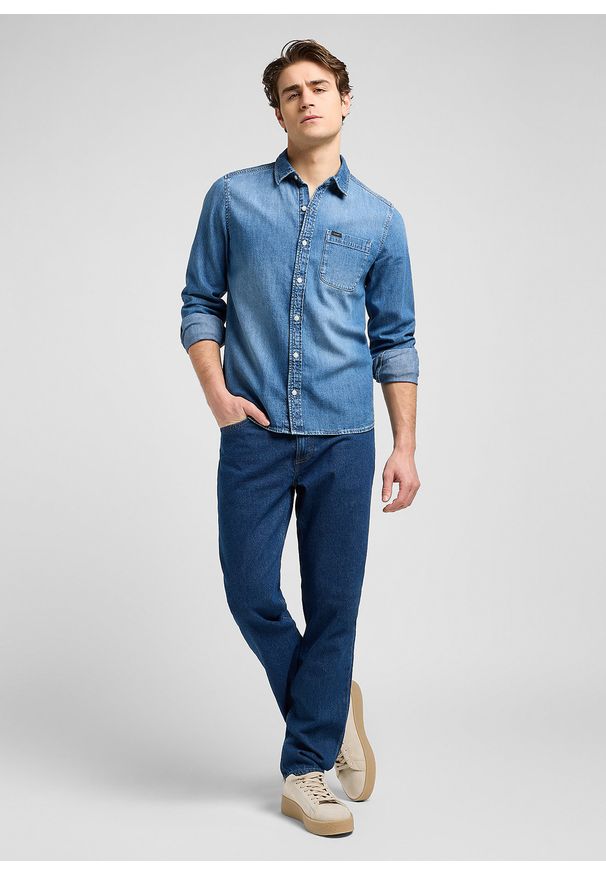 Lee - MESKA KOSZULA JEANSOWA LEE LEESURE SHIRT MID BLUE DENIM 112370551. Materiał: denim, jeans