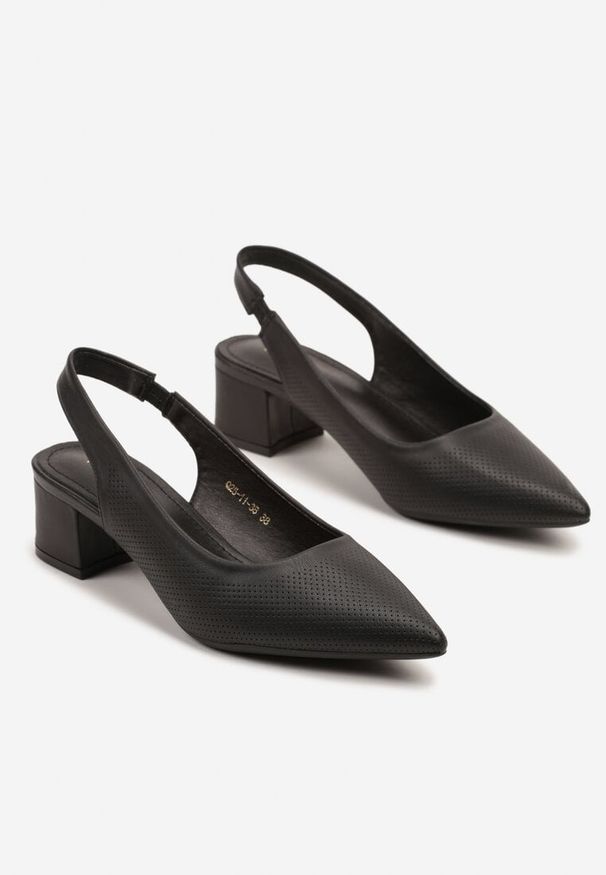 Born2be - Czarne Sandały Slingback Vices na Słupku Zdobione Perforacją Telanisia. Okazja: na co dzień. Nosek buta: szpiczasty. Kolor: czarny. Materiał: jeans. Wzór: aplikacja. Obcas: na słupku. Styl: elegancki, casual