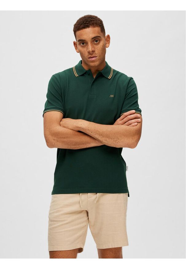 Selected Homme Polo 16087840 Zielony Regular Fit. Typ kołnierza: polo. Kolor: zielony. Materiał: bawełna