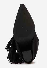 Born2be - Czarne Botki Typu Kowbojki na Obcasie z Wywiniętą Cholewką i Frędzlami Uemiris. Okazja: na co dzień. Kolor: czarny. Materiał: skóra, jeans. Szerokość cholewki: normalna. Wzór: gładki. Obcas: na obcasie. Styl: casual. Wysokość obcasa: średni #5