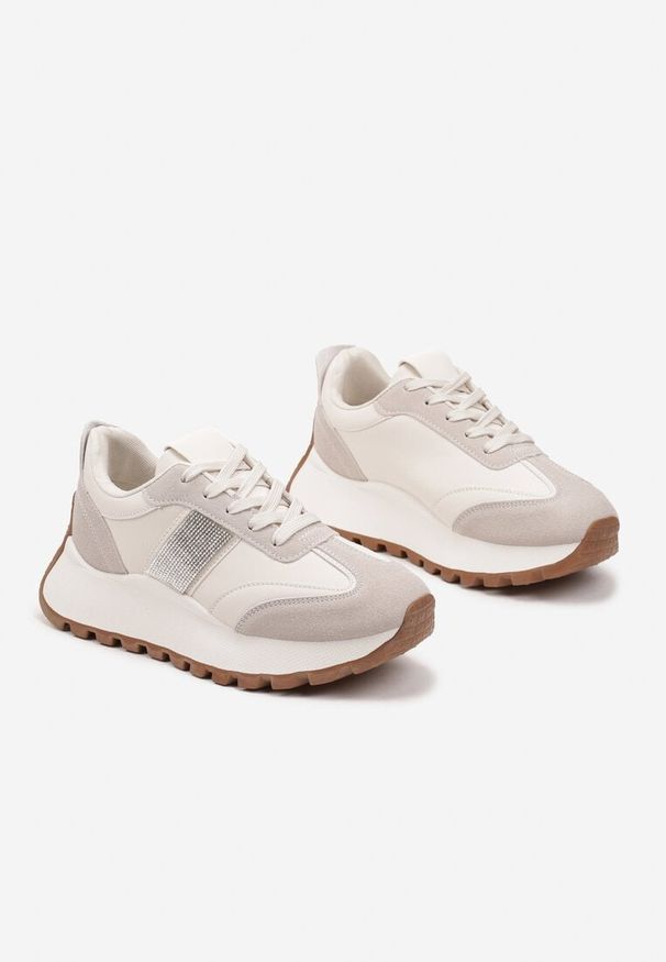 Renee - Beżowe Sneakersy na Platformie z Ozdobnymi Cyrkoniami Fenarelle. Okazja: na co dzień. Zapięcie: sznurówki. Kolor: beżowy. Materiał: jeans. Obcas: na platformie