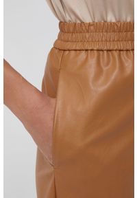 Sisley szorty damskie kolor beżowy gładkie high waist. Stan: podwyższony. Kolor: beżowy. Materiał: materiał. Wzór: gładki #3