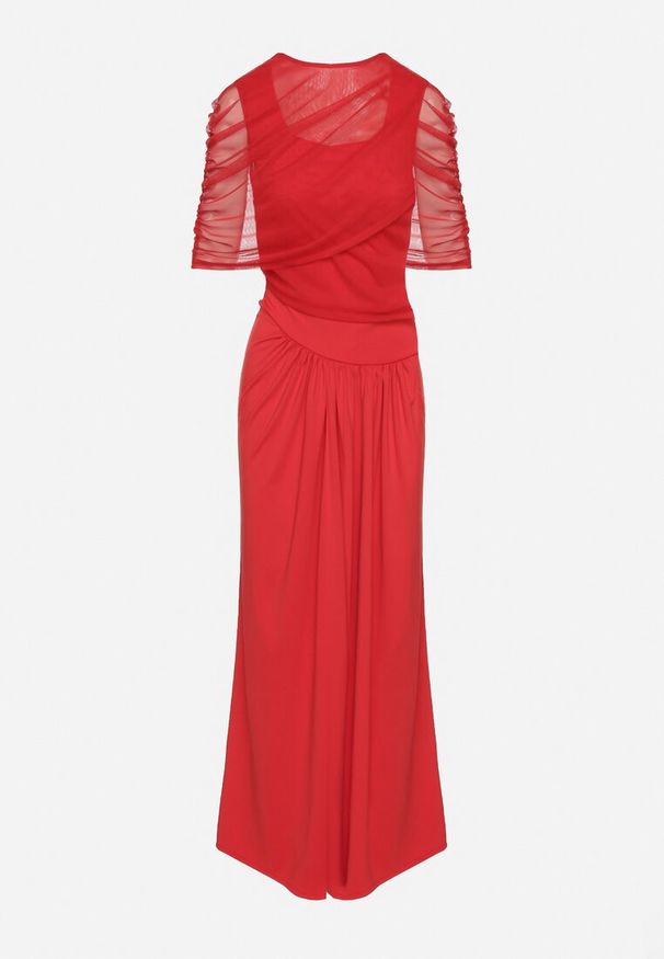 Born2be - Czerwona Koktajlowa Sukienka Zdobiona Marszczeniem z Siateczkową Narzutką Millanea. Okazja: na co dzień. Kolor: czerwony. Wzór: aplikacja. Typ sukienki: proste. Styl: wizytowy