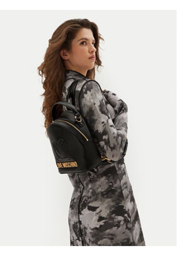 Love Moschino - LOVE MOSCHINO Plecak JC4361PP0LK1200A Czarny. Kolor: czarny. Materiał: skóra