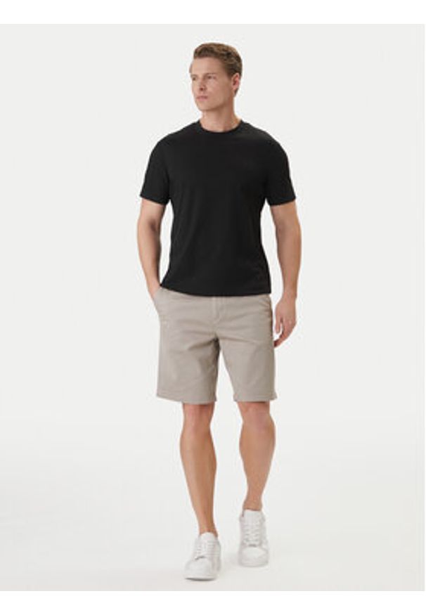 Calvin Klein T-Shirt LV04LF209G Czarny Regular Fit. Kolor: czarny. Materiał: syntetyk