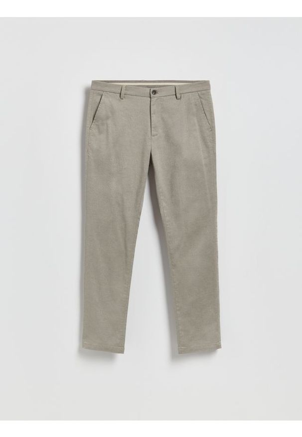 Reserved - Spodnie chino slim - zielony. Kolor: zielony. Materiał: tkanina, bawełna