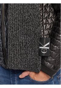 Calvin Klein Jeans Szalik K50K509909 Czarny. Kolor: czarny. Materiał: materiał, akryl