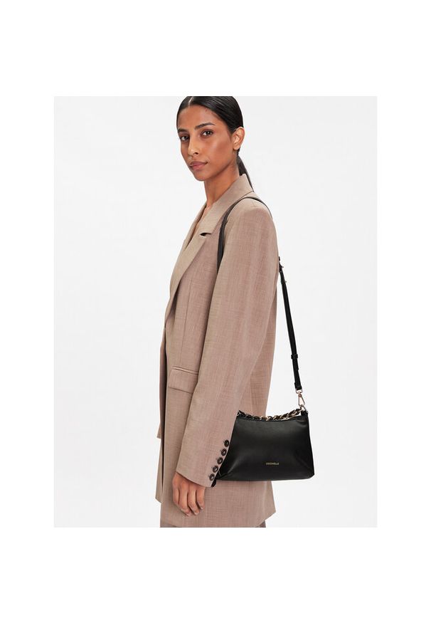 Torebka Coccinelle. Kolor: czarny