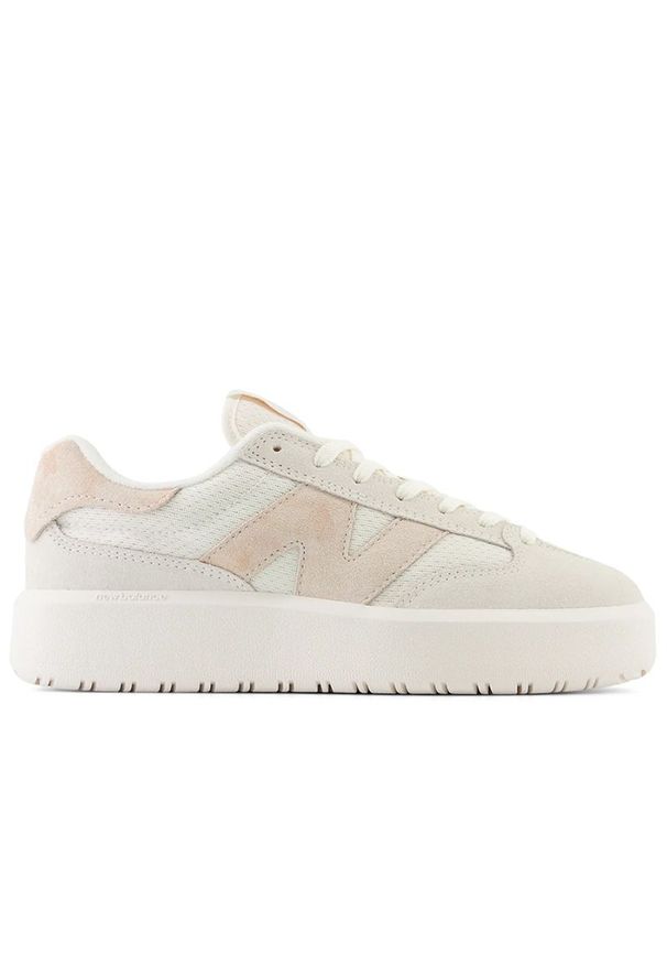 Buty New Balance CT302CTA - beżowe. Okazja: na co dzień. Kolor: beżowy. Materiał: guma, zamsz, materiał, skóra. Szerokość cholewki: normalna. Obcas: na platformie