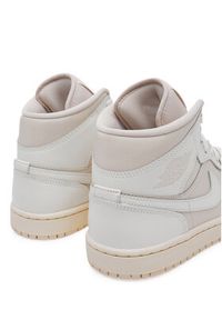 Nike Sneakersy Wmns Air Jordan 1 Mid BQ6472 201 Beżowy. Kolor: beżowy. Materiał: skóra. Model: Nike Air Jordan #4