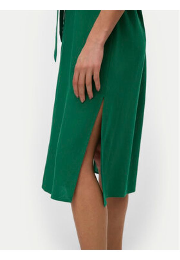Vero Moda Sukienka koszulowa Mymilo 10282532 Zielony Regular Fit. Kolor: zielony. Materiał: wiskoza. Typ sukienki: koszulowe