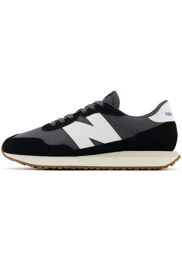 Buty New Balance MS237GA – czarne. Okazja: na co dzień. Kolor: czarny. Materiał: zamsz, guma, skóra, materiał. Szerokość cholewki: normalna