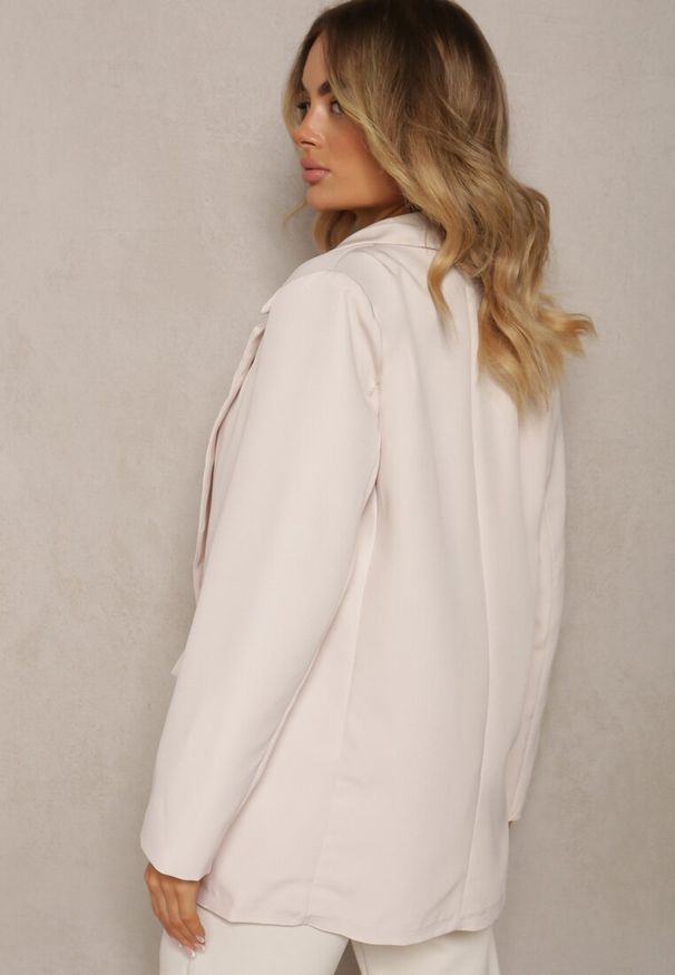 Renee - Jasnobeżowa Marynarka Oversize Niezapinana Charme. Kolor: beżowy. Materiał: materiał