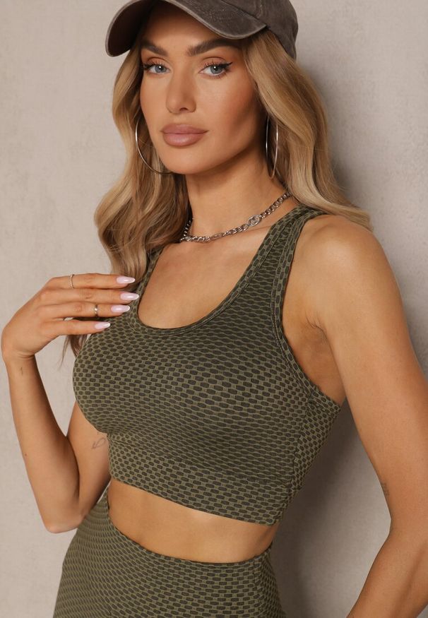 Renee - Zielony Elastyczny Top Biustonosz w Sportowym Stylu Refettia. Okazja: na co dzień. Typ kołnierza: kaptur. Kolor: zielony. Materiał: jeans. Długość rękawa: na ramiączkach. Styl: sportowy