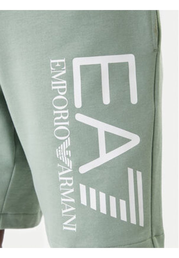 EA7 Emporio Armani Szorty sportowe 7M001414 AF22266 U7243 Zielony Regular Fit. Kolor: zielony. Materiał: bawełna. Styl: sportowy