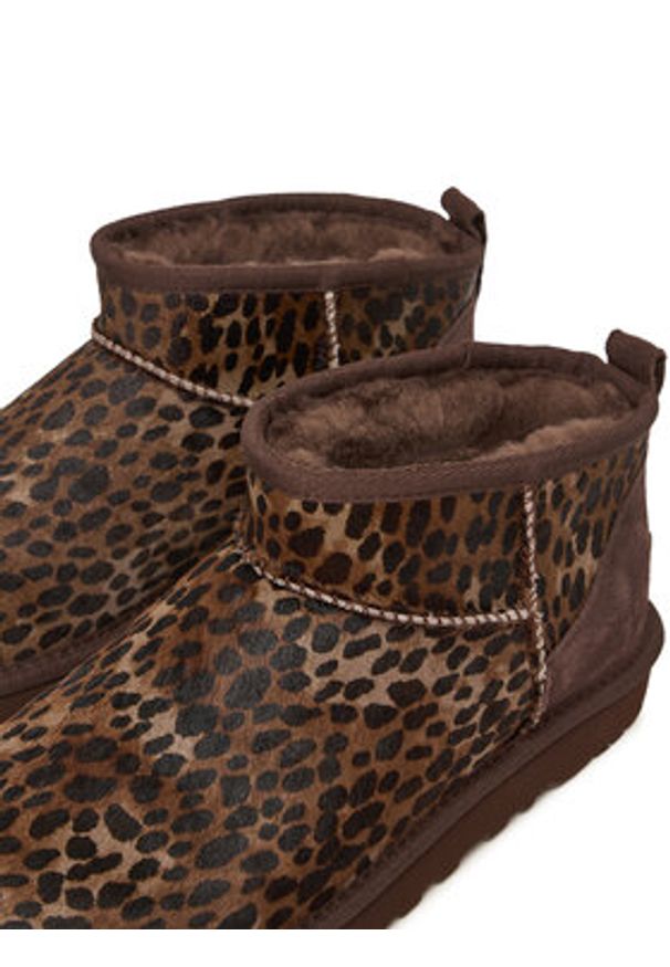 Ugg Śniegowce W Classic Ultra Mini 1158328 Brązowy. Kolor: brązowy. Materiał: skóra