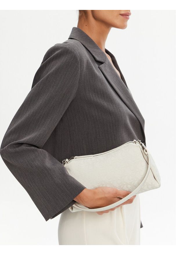 Calvin Klein Jeans Torebka Ckj Monogram Drop Sm Shoulder Ba LV04K3142G Écru. Kolor: kremowy