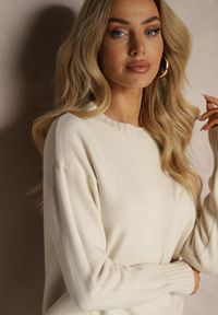 Renee - Jasnobeżowy Casualowy Sweter z Wiskozą i Modalem ze Ściągaczami Riviti. Okazja: na co dzień. Kolor: beżowy. Materiał: wiskoza. Styl: casual #3