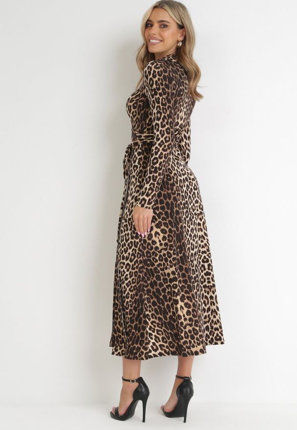 Born2be - Brązowa Sukienka Lightheart. Kolor: brązowy. Materiał: dzianina. Typ sukienki: proste. Długość: maxi