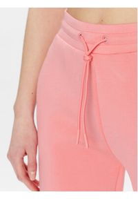 Guess Spodnie dresowe Brenda V3RB21 K7UW2 Różowy Regular Fit. Kolor: różowy. Materiał: dresówka, wiskoza #4