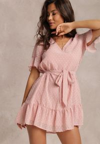 Renee - Różowa Sukienka Theaniphis. Kolor: różowy. Materiał: materiał, tkanina. Typ sukienki: trapezowe. Styl: wizytowy. Długość: mini #1