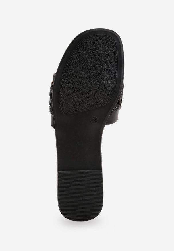 Born2be - Czarne Klapki Płaskie z Plecionką i Ozdobną Klamrą Sharvia. Okazja: na co dzień, na spotkanie biznesowe, do pracy. Kolor: czarny. Materiał: len, jeans. Sezon: lato. Styl: biznesowy, casual, elegancki