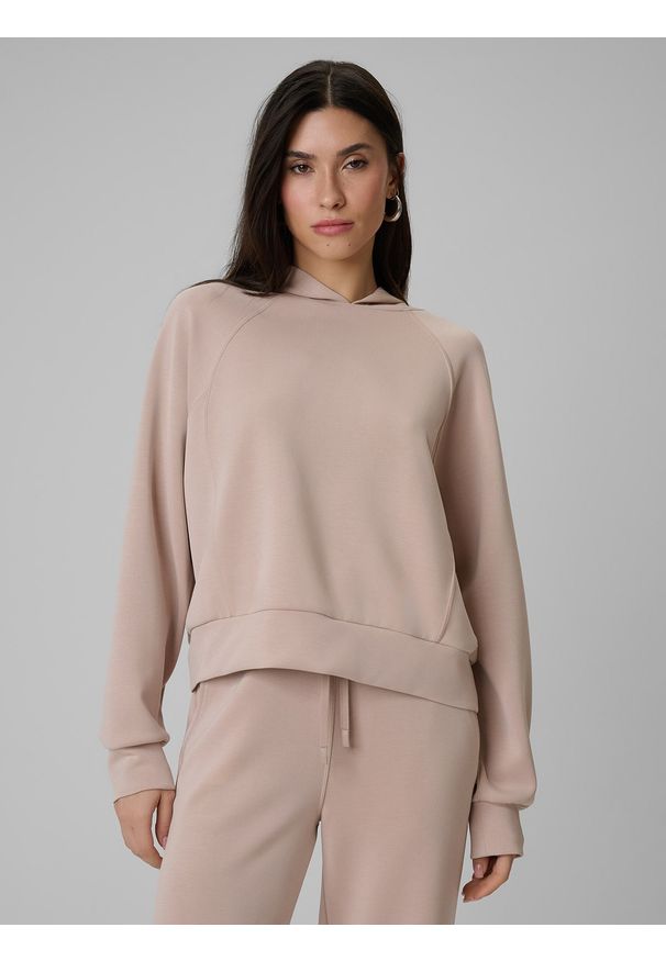 4f - 4F Bluza dresowa regular z kapturem damska - beżowa M. Okazja: na co dzień. Typ kołnierza: kaptur. Kolor: beżowy. Materiał: dresówka. Styl: casual, klasyczny