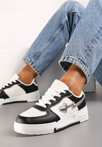 Renee - Czarno-Białe Sznurowane Sneakersy na Grubej Podeszwie z Brokatowym Zdobieniem Anaieli. Kolor: czarny. Szerokość cholewki: normalna. Wzór: aplikacja #1