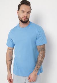Born2be - Jasnoniebieska Casual Koszulka T-shirt z Bawełny Ikesse. Okazja: na co dzień. Kolor: niebieski. Materiał: bawełna. Styl: casual #4