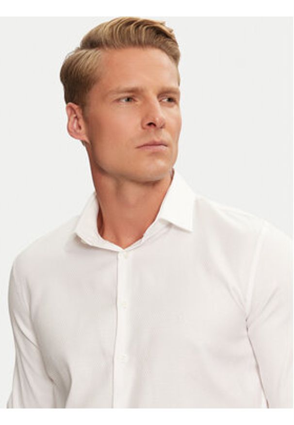 Calvin Klein Koszula K10K113528 Biały Slim Fit. Kolor: biały. Materiał: bawełna