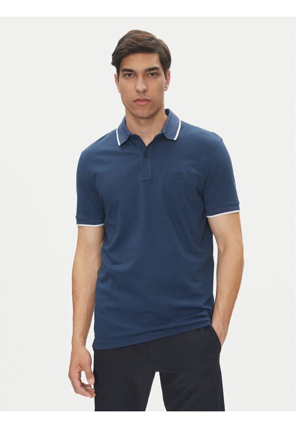 BOSS Polo Passertip 50507699 Niebieski Slim Fit. Typ kołnierza: polo. Kolor: niebieski. Materiał: bawełna