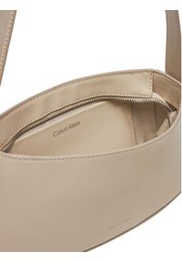 Calvin Klein Torebka Refined Sculpt K60K612574 Beżowy. Kolor: beżowy. Materiał: skórzane #4