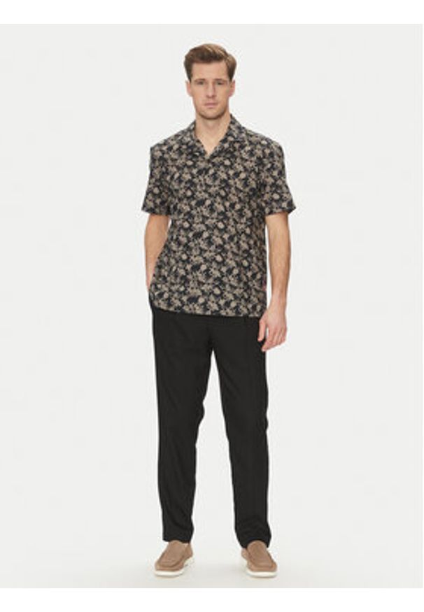 JOOP! Jeans Koszula 15 JJSH-105Hanes 30045987 Czarny Casual Fit. Okazja: na co dzień. Kolor: czarny. Materiał: bawełna. Styl: casual