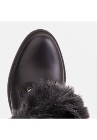 Marco Shoes Botki z tłoczonej skóry i futerkiem czarne. Kolor: czarny. Materiał: skóra, futro #8