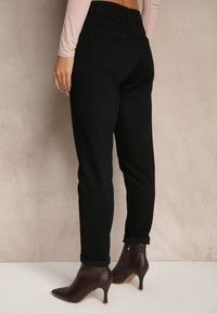 Renee - Czarne Jeansy Mom Fit w Klasycznym Stylu Bellaxia. Okazja: na spacer. Stan: podwyższony. Kolor: czarny. Styl: klasyczny #5