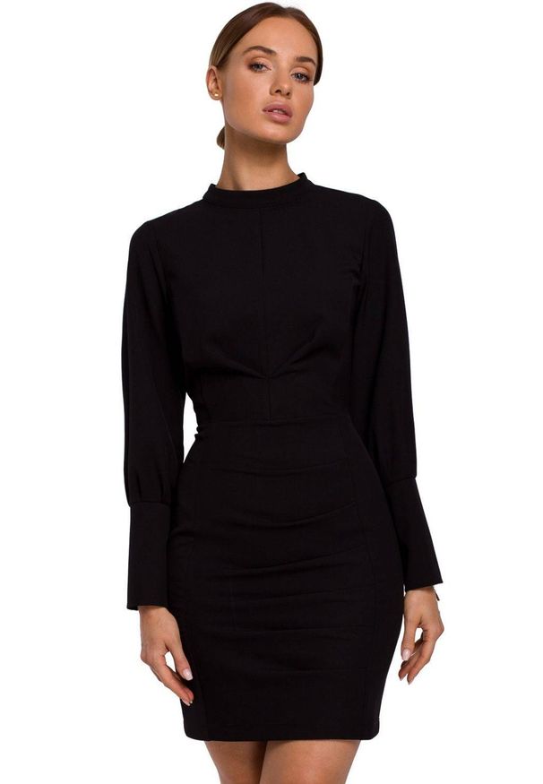 MOE - Elegancka sukienka mini z marszczeniami. Typ kołnierza: kołnierzyk stójkowy. Materiał: elastan. Styl: elegancki. Długość: mini