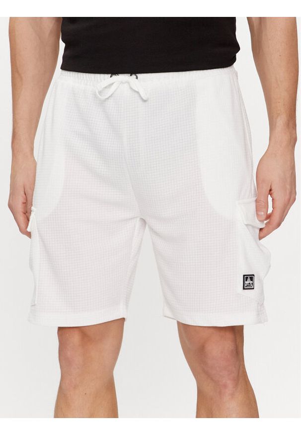 Brave Soul Szorty sportowe MSRT-516FALCO Biały Slim Fit. Kolor: biały. Materiał: syntetyk. Styl: sportowy