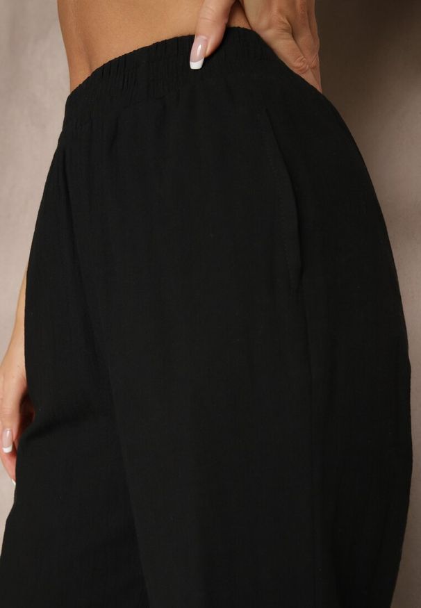 Renee - Czarne Bawełniane Spodnie Szerokie High Waist Ozdobione Haftem Elivara. Okazja: na spacer, na co dzień. Stan: podwyższony. Kolor: czarny. Materiał: bawełna. Wzór: haft, aplikacja. Styl: elegancki, casual, boho