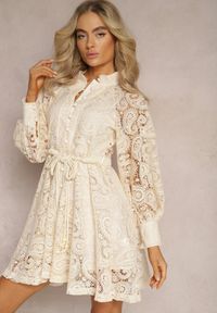 Renee - Jasnobeżowa Sukienka Melliopis. Kolor: beżowy. Materiał: koronka, tkanina. Wzór: paisley. Styl: elegancki. Długość: mini #5