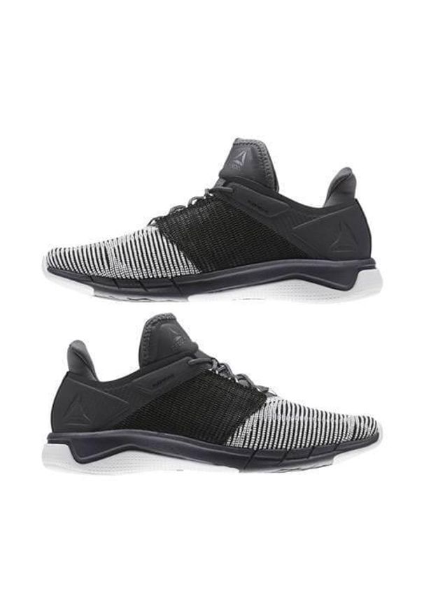 Buty do biegania damskie Reebok Fast Flexweave. Zapięcie: sznurówki. Kolor: czarny. Materiał: guma, syntetyk, tkanina, materiał. Szerokość cholewki: normalna. Sport: bieganie