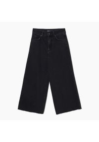 Cropp - Czarne jeansy culotte z postrzępioną nogawką - Czarny. Kolor: czarny